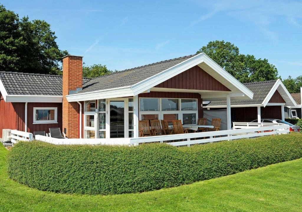 Grønninghoved Strand House | 8 person holiday home in Sjølund-By Traum