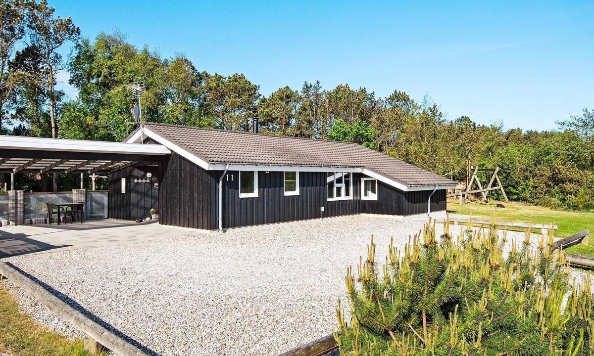 Lodbjerg Hede House | 8 person holiday home in Ringkøbing