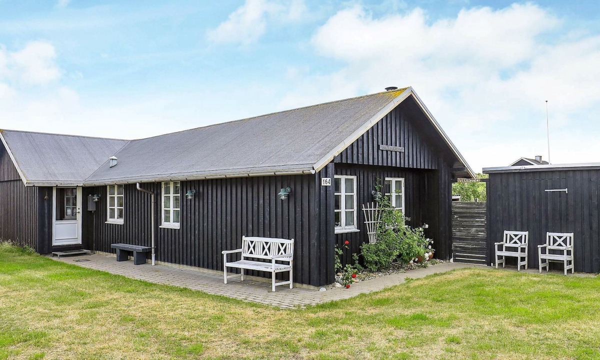 Sondervig House | 8 person holiday home in Ringkøbing-By Traum