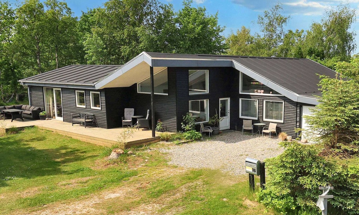 Egense House | 8 person holiday home in Storvorde