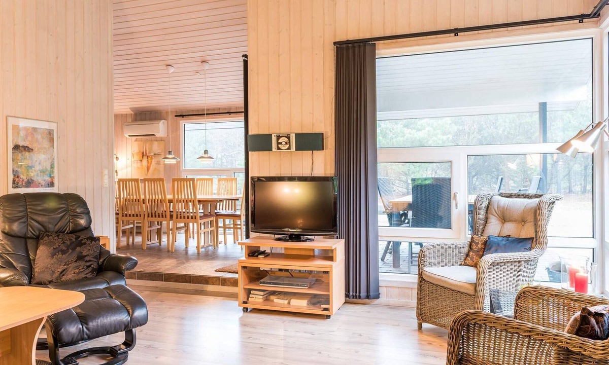 Ho House | 8 person holiday home in Blåvand