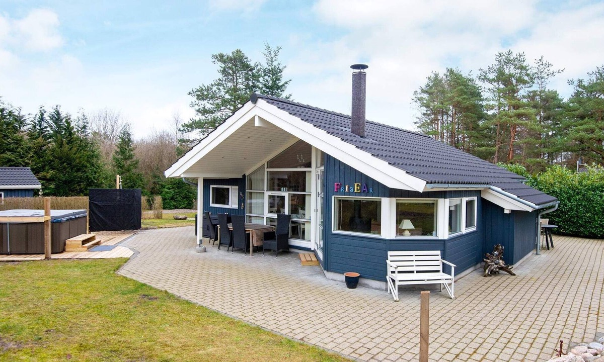 Øksenmølle House | 8 person holiday home in Ebeltoft