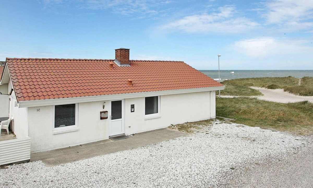 Lild Strand House | 8 person holiday home in Frøstrup