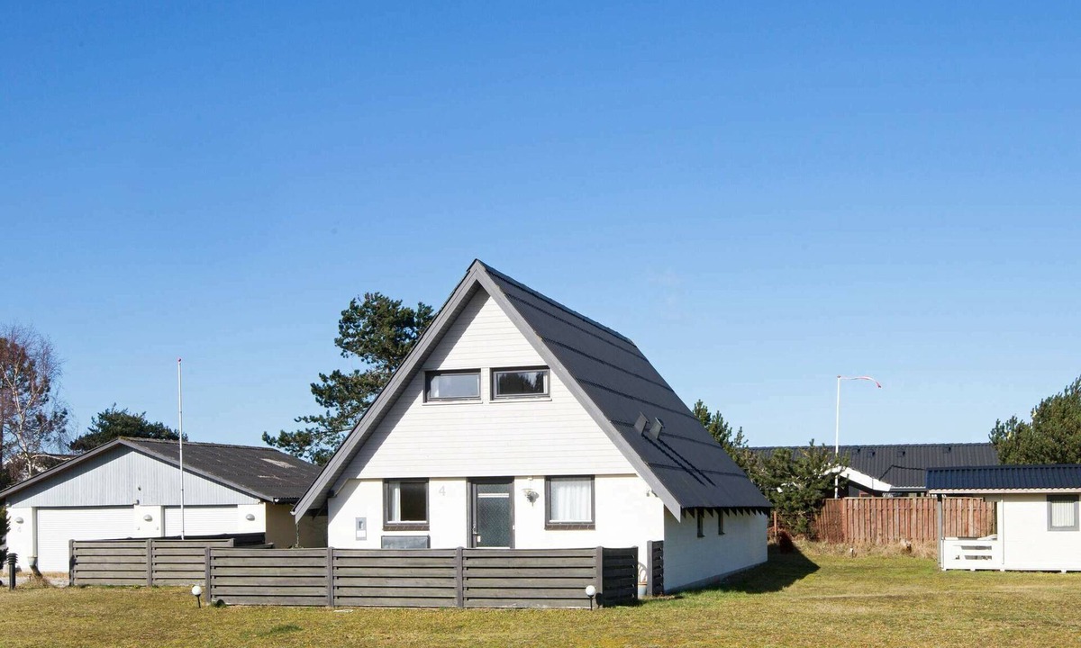 Fjellerup House | 8 person holiday home in Glesborg