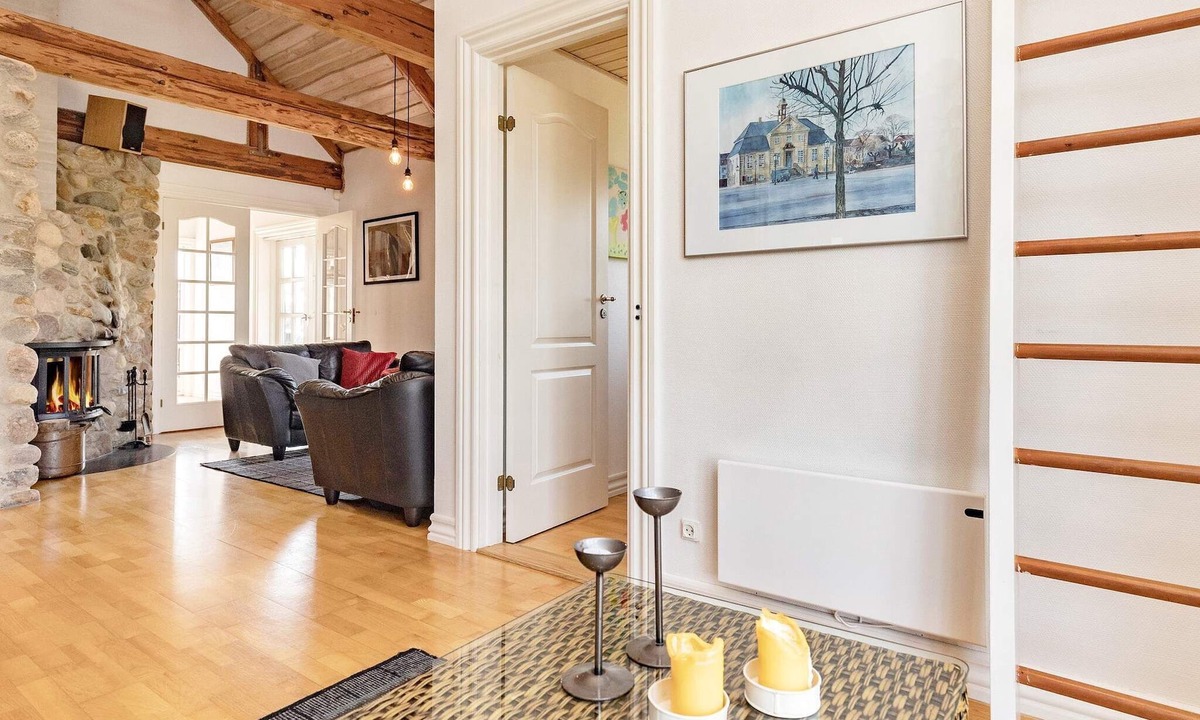 Hjarbæk House | 8 person holiday home in Løgstrup