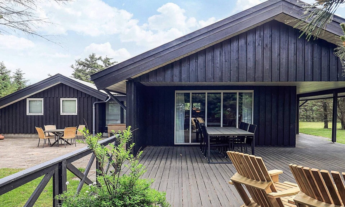 Nørre Lyngby House | 8 person holiday home in Løkken-By Traum