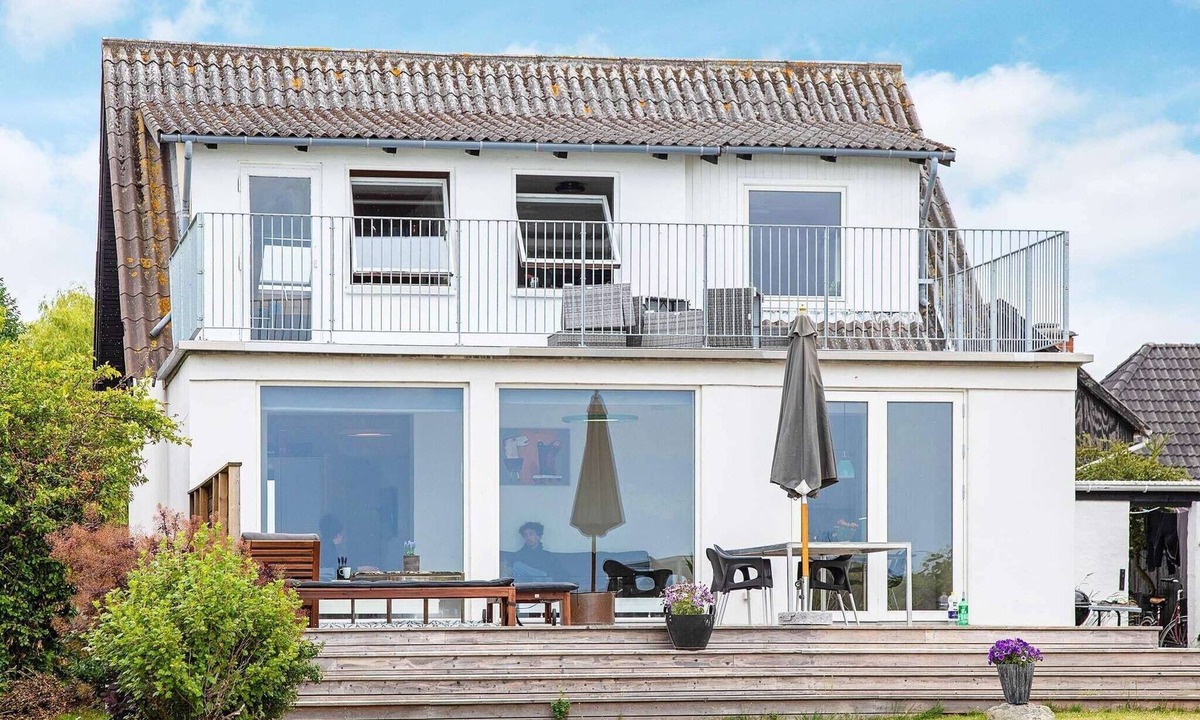 Praesto House | 8 person holiday home in Præstø