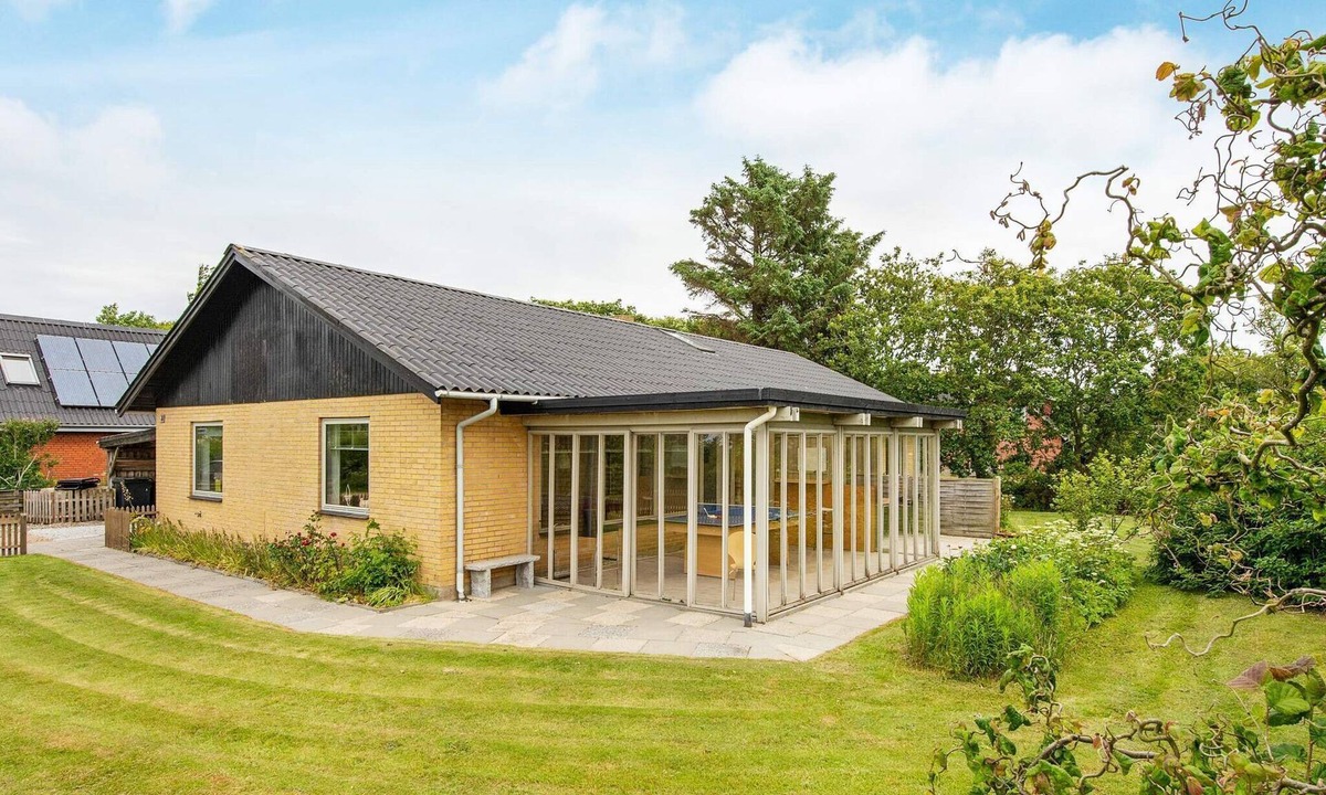 Struer House | 8 person holiday home in Struer-By Traum