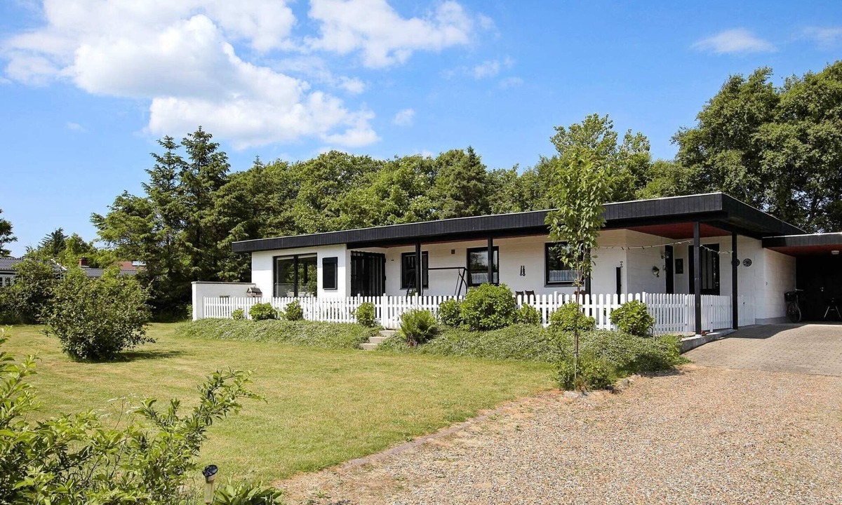 Remmer Strand House | 8 person holiday home in Struer