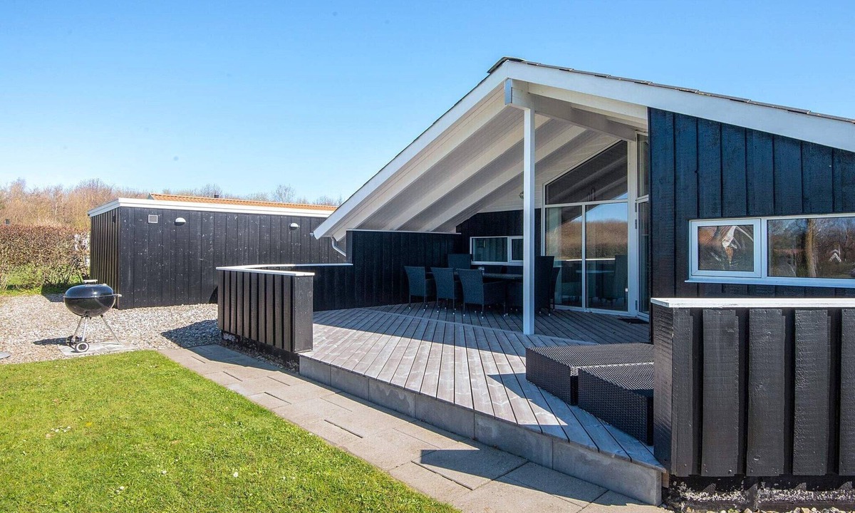 Skovmose House | 8 person holiday home in Sydals