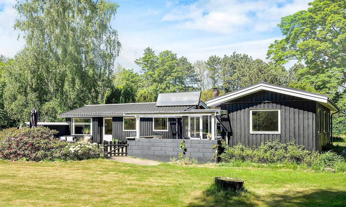 Hoeve Strand House | 8 person holiday home in Asnæs