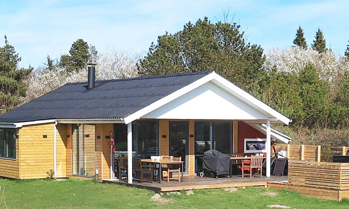 Ertebølle House | 8 person holiday home in Farsø