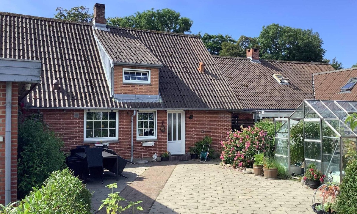Vragard House | 8 person holiday home in Højer