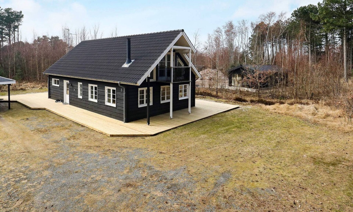 Vestero Havn House | 8 person holiday home in Læsø