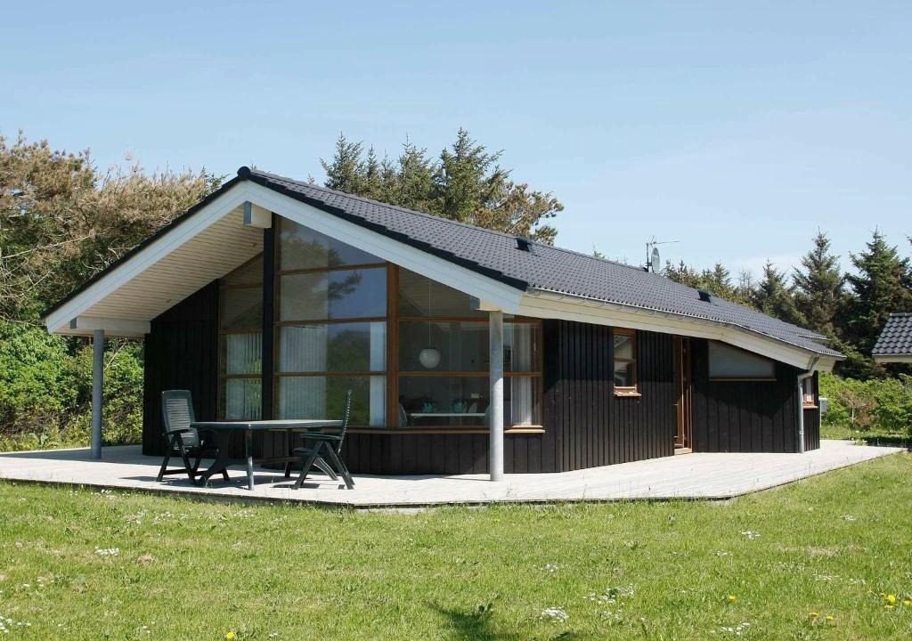 Nr. Lyngby House | 8 person holiday home in L kken