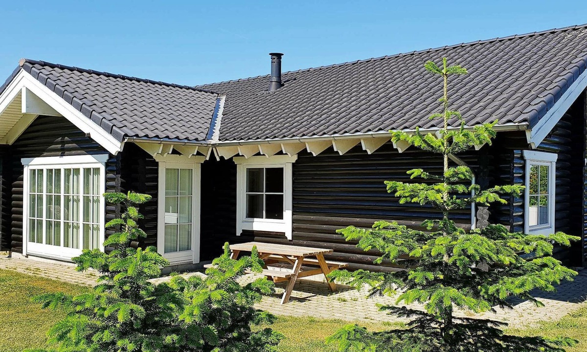 Skovmose House | 8 person holiday home in Sydals