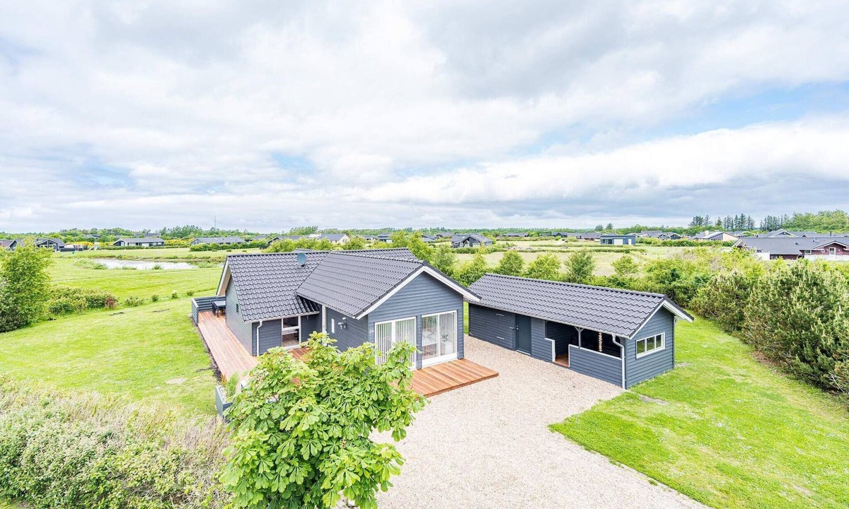 Skaven Strand House | 8 person holiday home in Tarm