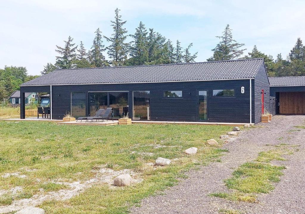Bratten Strand House | 8 person holiday home in Jerup-By Traum
