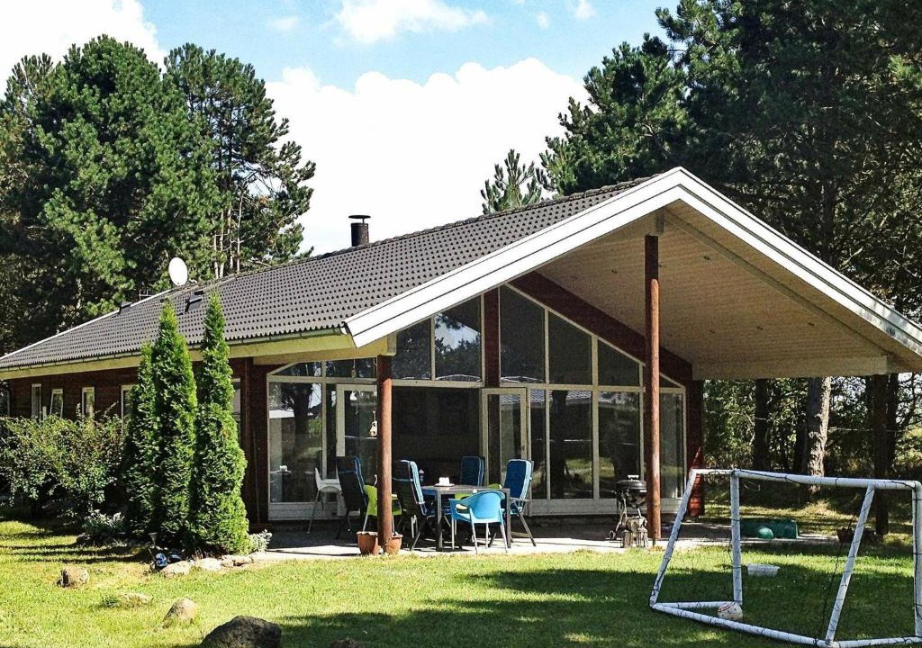 Rodby House | 8 person holiday home in R dby