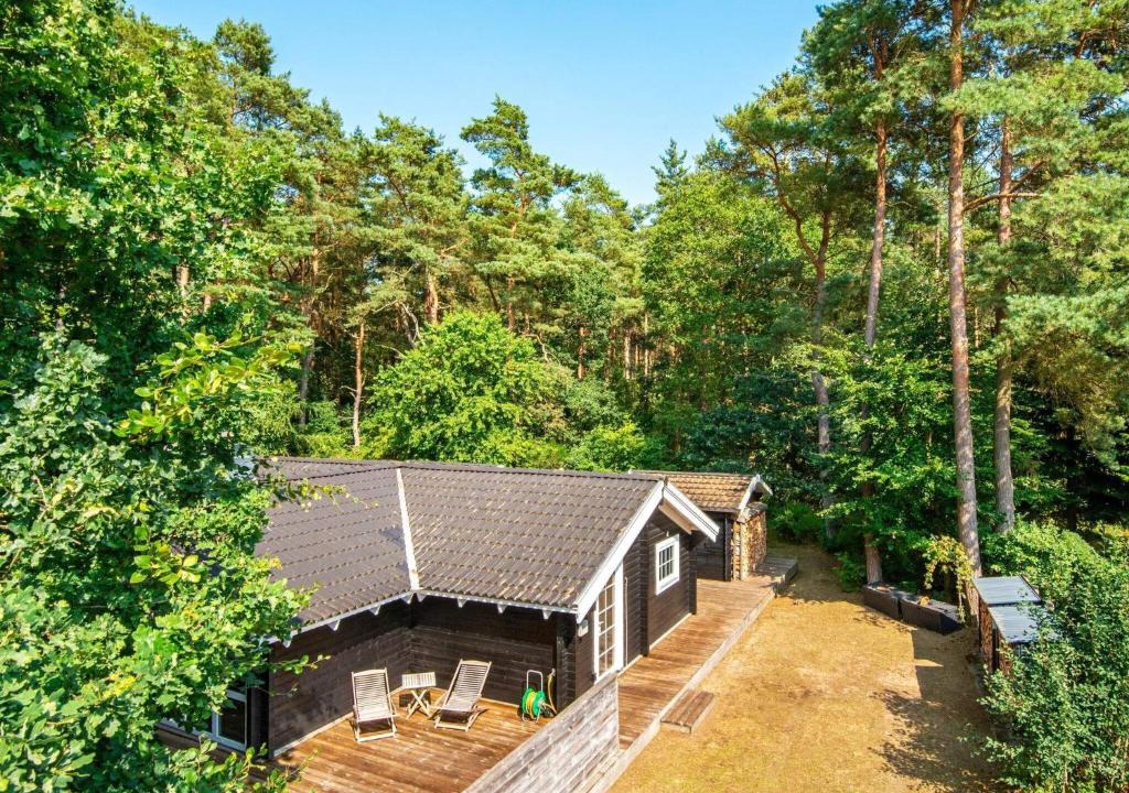 Ronde House | 8 person holiday home in R nde