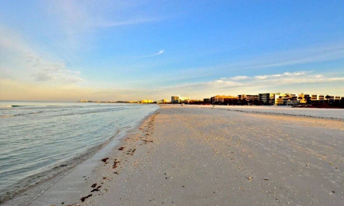 Siesta Key Hotel | #8-TwinPalms-King Studio Suite