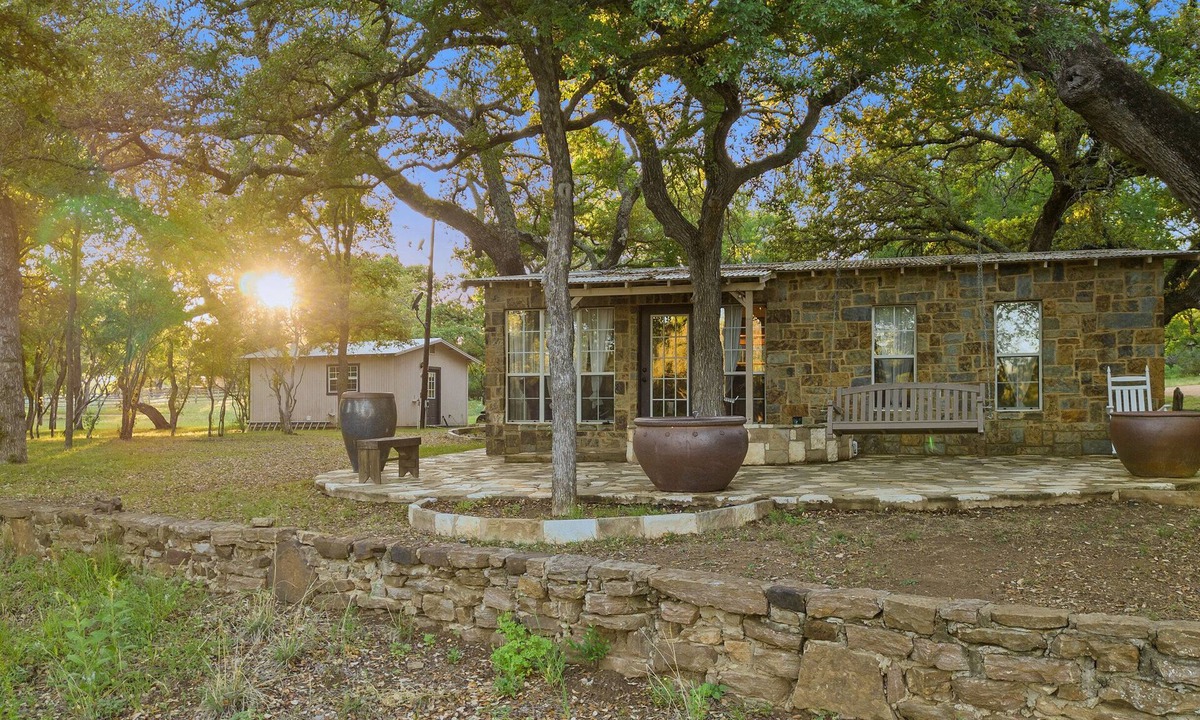Llano Cabin | 80 acre Ranch with Private Creekfront Cabin