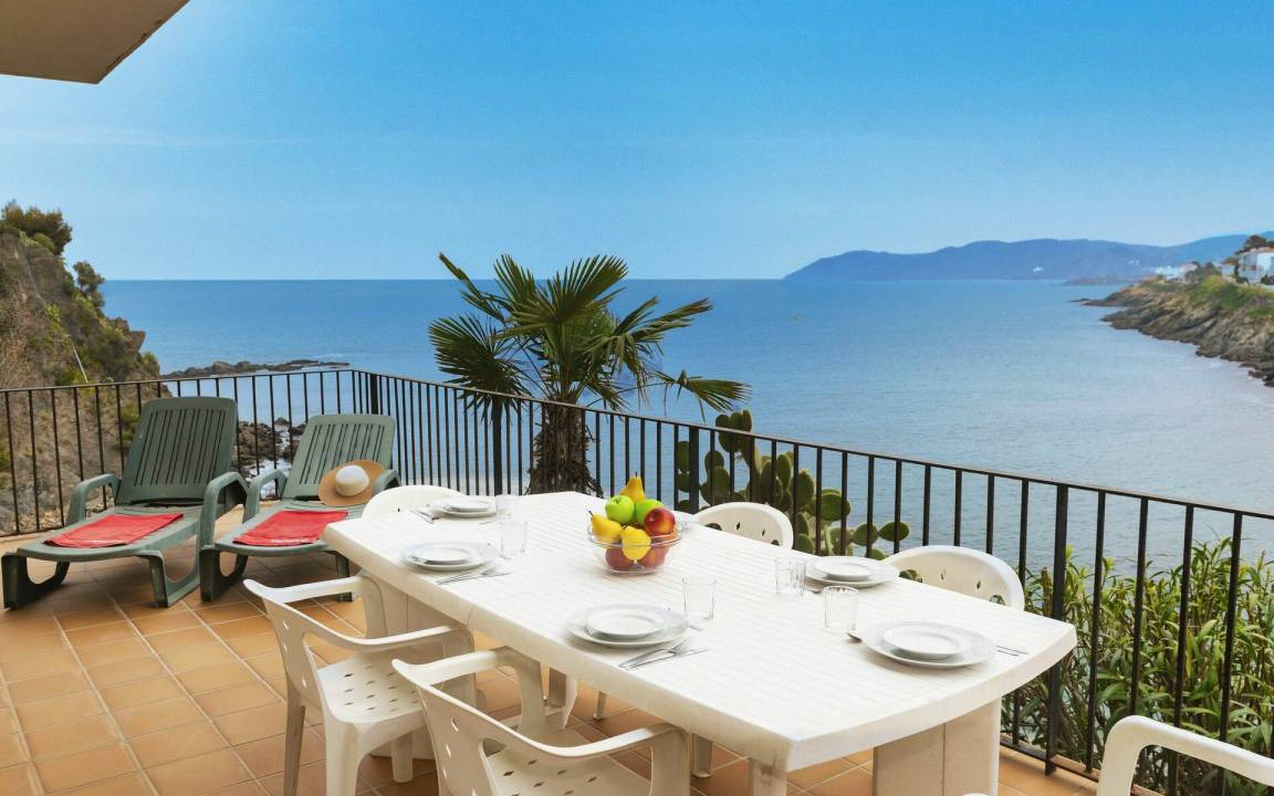 Llanca Apartment | 80 m² Apartment ∙ 3 bedrooms ∙ 7 guests