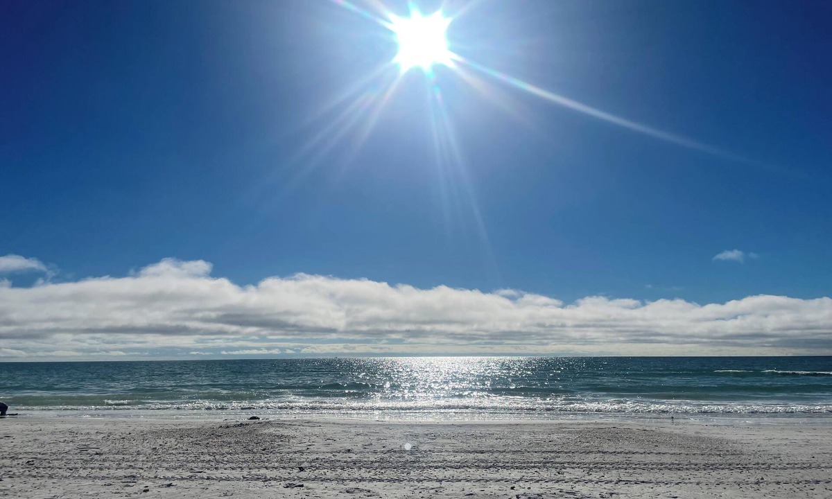 Siesta Key Villa | 80 second walk to private quartz beach
