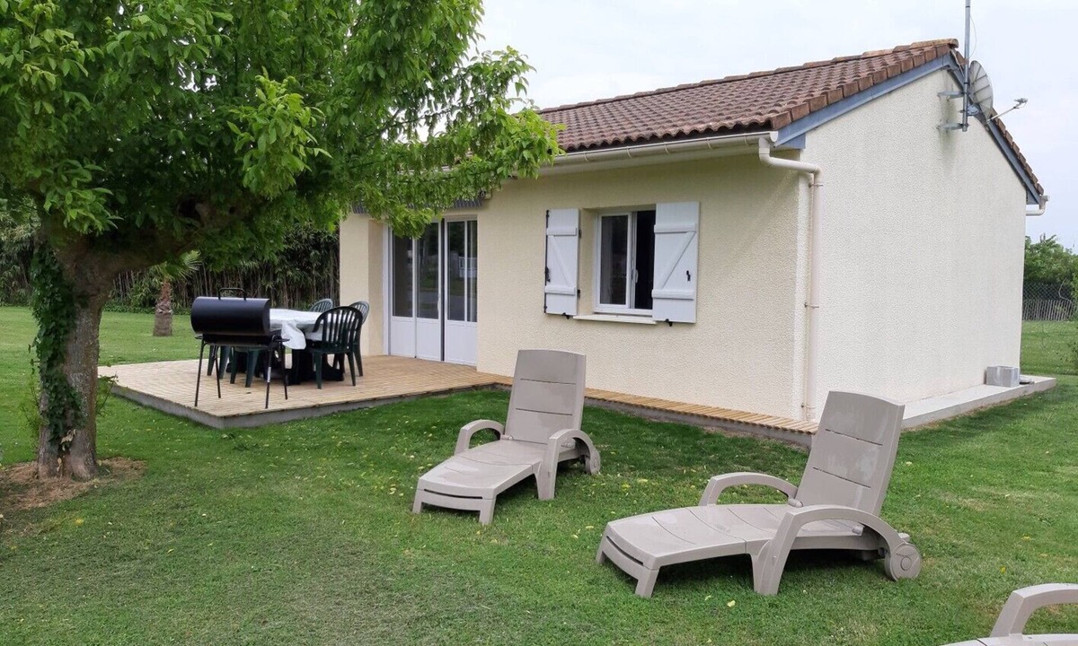 Le Verdon-sur-Mer House | 800 m from SOULAC/MER Grand Terrain pour Enfants/class 3 * in Le Verdon sur mer