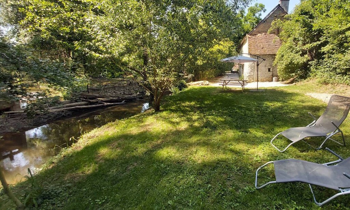 Nohant-Vic Cottage | 800 meters from the George SAND estate, 18th century cottage on the banks of the INDRE river