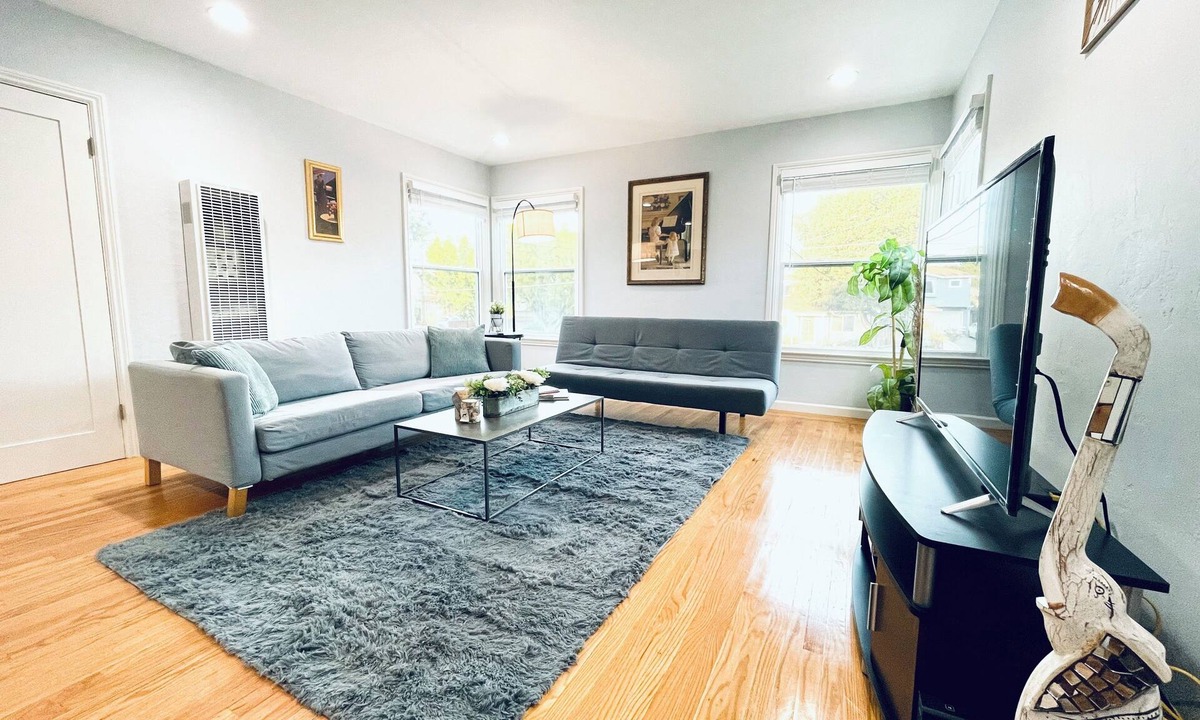 Central San Mateo House | 804 SanMateo Comfortable 2BR Home/WiFI & Free Parking