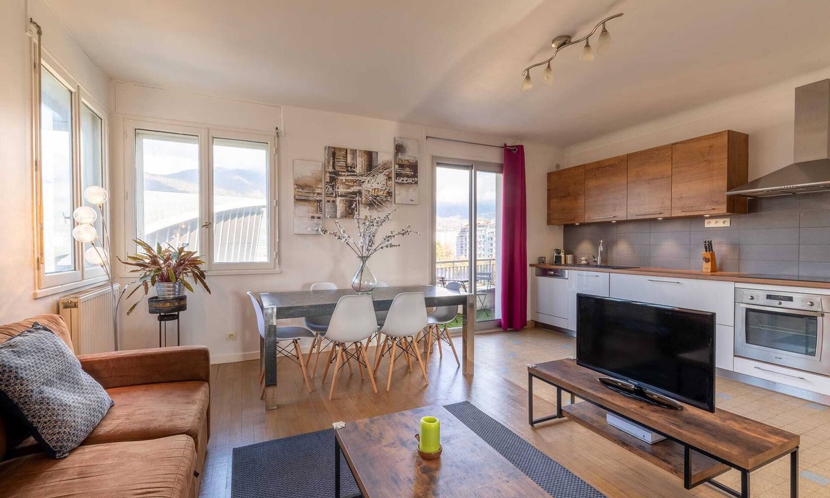 Quartier Exposition-Bajatiere Apartment | 80m² apartment crossing with breathtaking views of all the mountains!