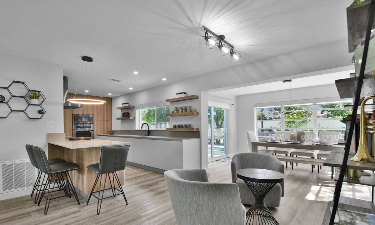 Tropic Palms House | 8103 Managed By Brampton Park