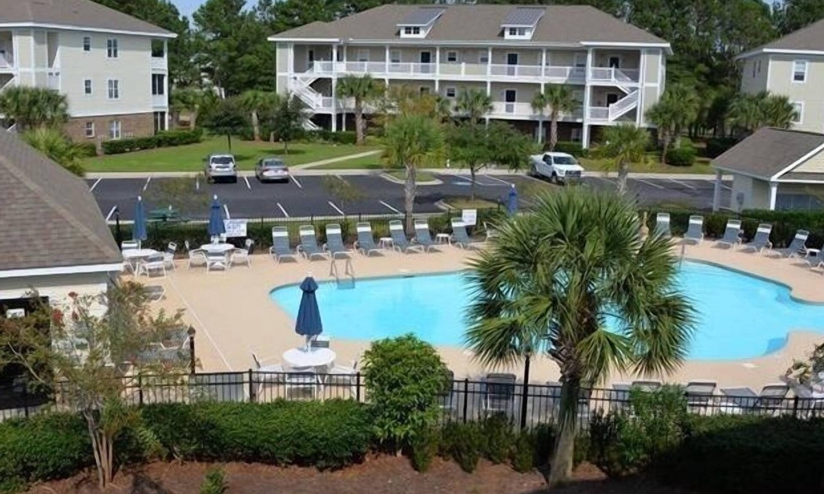 North Myrtle Beach Villa | 813 Willow Bend - Barefoot Resort Rentals