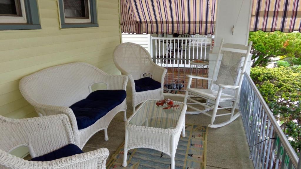 North End House | 814 Stenton Ave