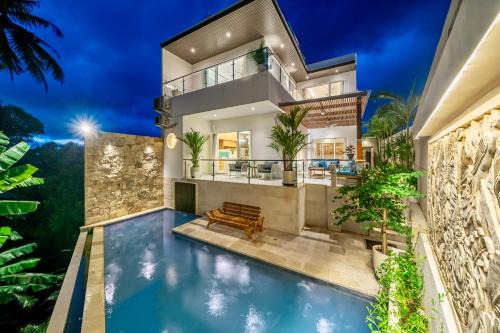 Kediri Villa | 818 Villas - New Modern Luxury Villa in Canggu with Lounge, Rooftop, Ricefield Views