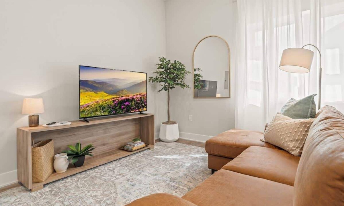 West Conshohocken Apartment | 82 WalkScore | Free Parking | King Bd | Built 2023