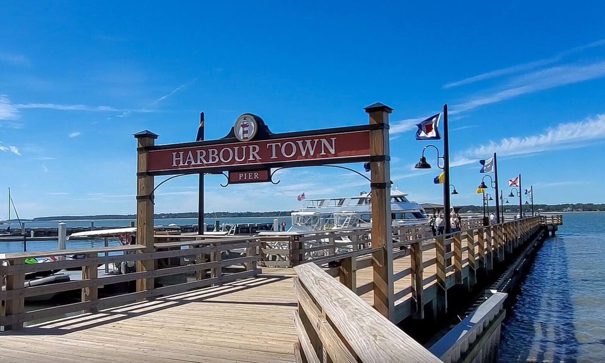 Harbour Town Condo | 823 Ketch Court - Sea Pines Townhouse in Harbourtown-Quick walk to the Marina