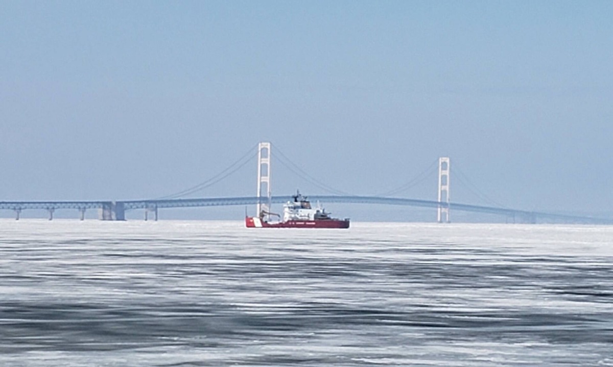 Mackinaw City Condo | 83 Bridgeview Retreat