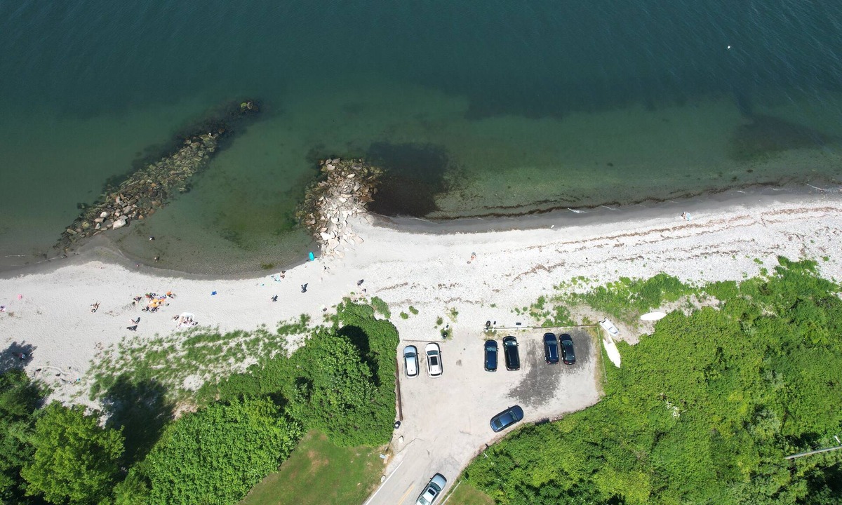 Saunderstown House | 83 South Ferry Road