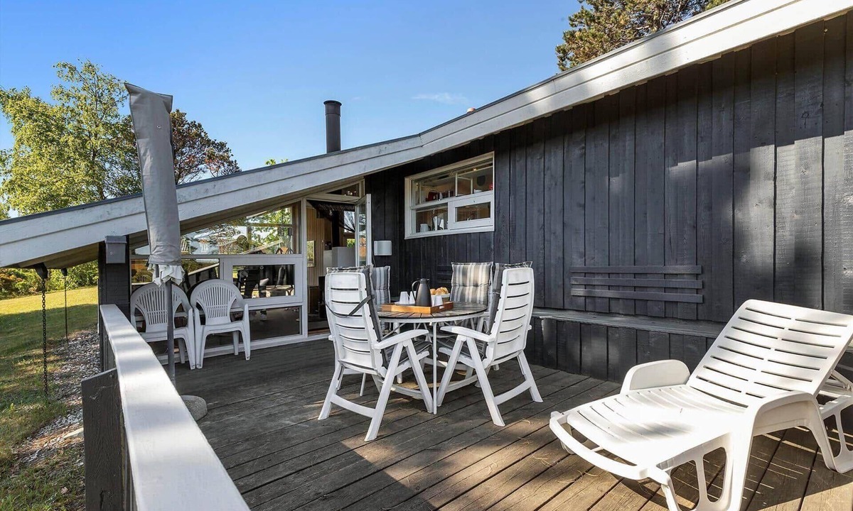 Egsmark Strand House | 84308 8400 - Krebsevej 26