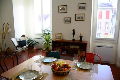 4th Arrondissement Apartment | 85 m2 centre ville 2 mn vieux Port au calme