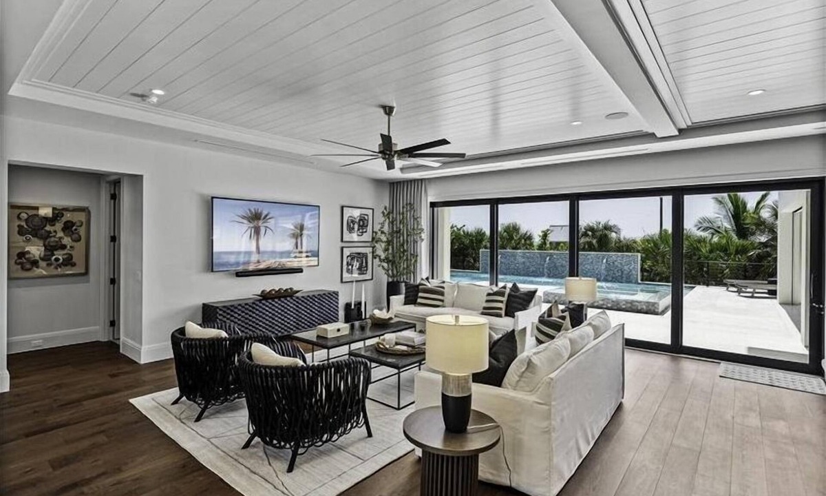 Boca Grande House | 854 Grand Pass - Hill Tide - Sleeps 8 - Elevator - 30 night Minmum