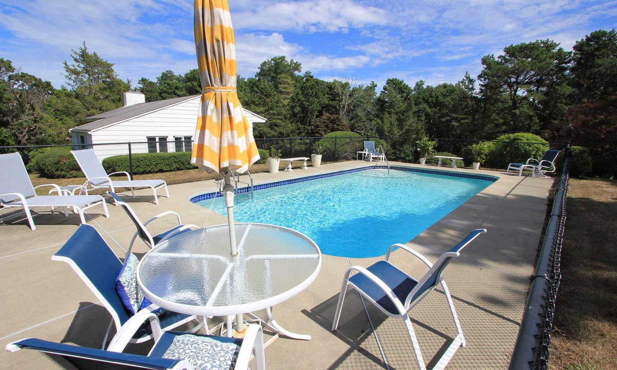 East Sandwich House | 86 Spring Hill - Private Pool, pet-friendly!