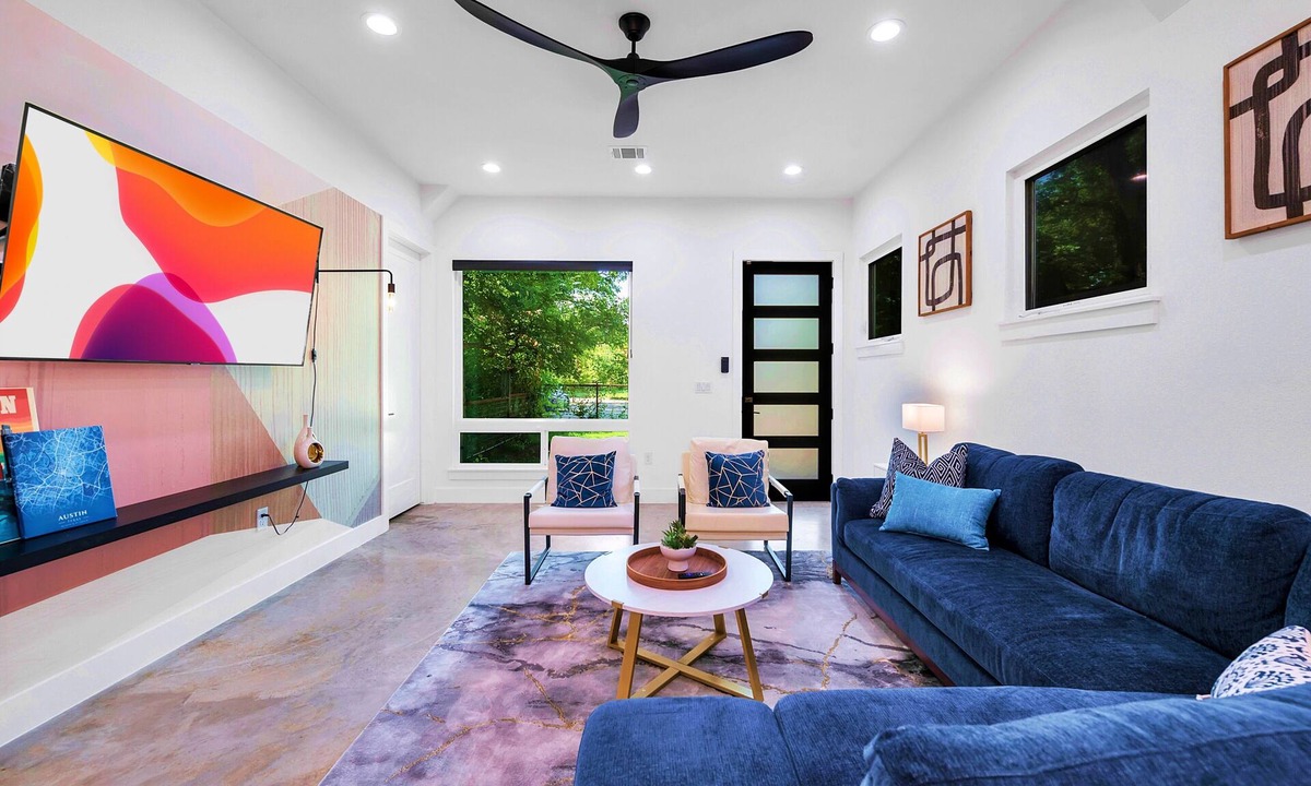 East MLK House | 888 Home - 8 Mins to Downtown, Franklin's BBQ, and Airport