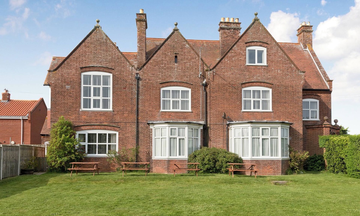 Bacton Cottage | 9 bedroom accommodation in Bacton