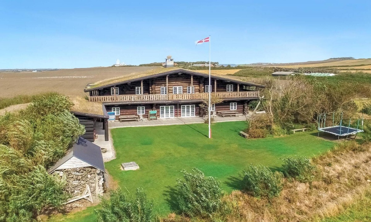 Lemvig House | 9 bedroom beautiful home in Lemvig