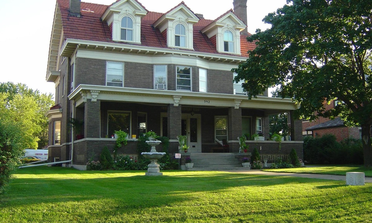 Summit Hill House | 9 Bedroom Historic Summit Mansion With Pool And Hot Tub