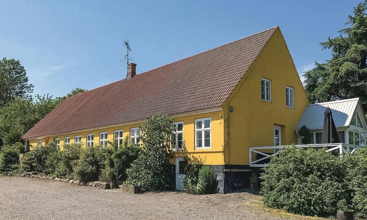 Østermarie House | 9 bedroom pet friendly home in østermarie