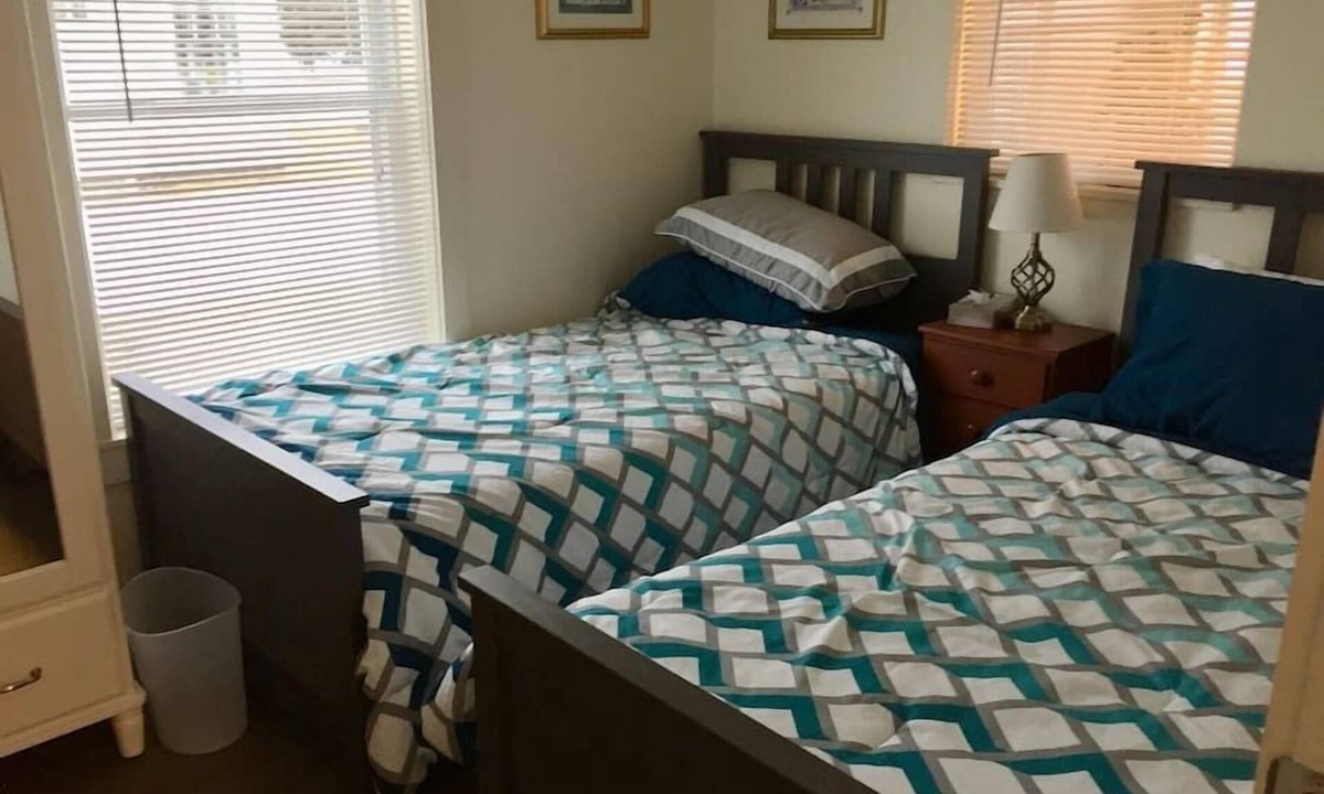 Alburg House | # 9 Isle View - Fishing, Sunsets, Beaches, Golfing